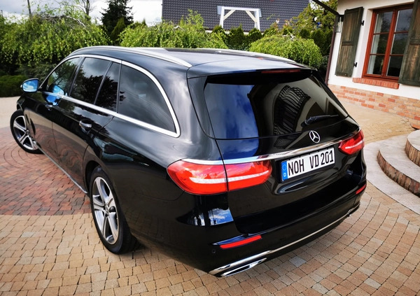 Mercedes-Benz Klasa E cena 89900 przebieg: 178000, rok produkcji 2017 z Ćmielów małe 529